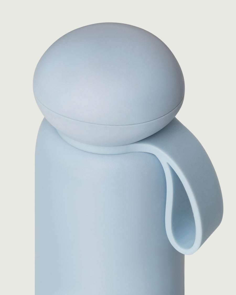 Sunnies Flask pebble cap blue top