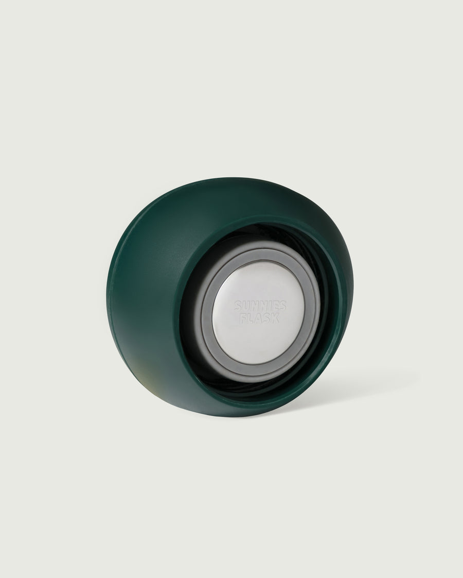 Sunnies Flask pebble cap green front diagonal