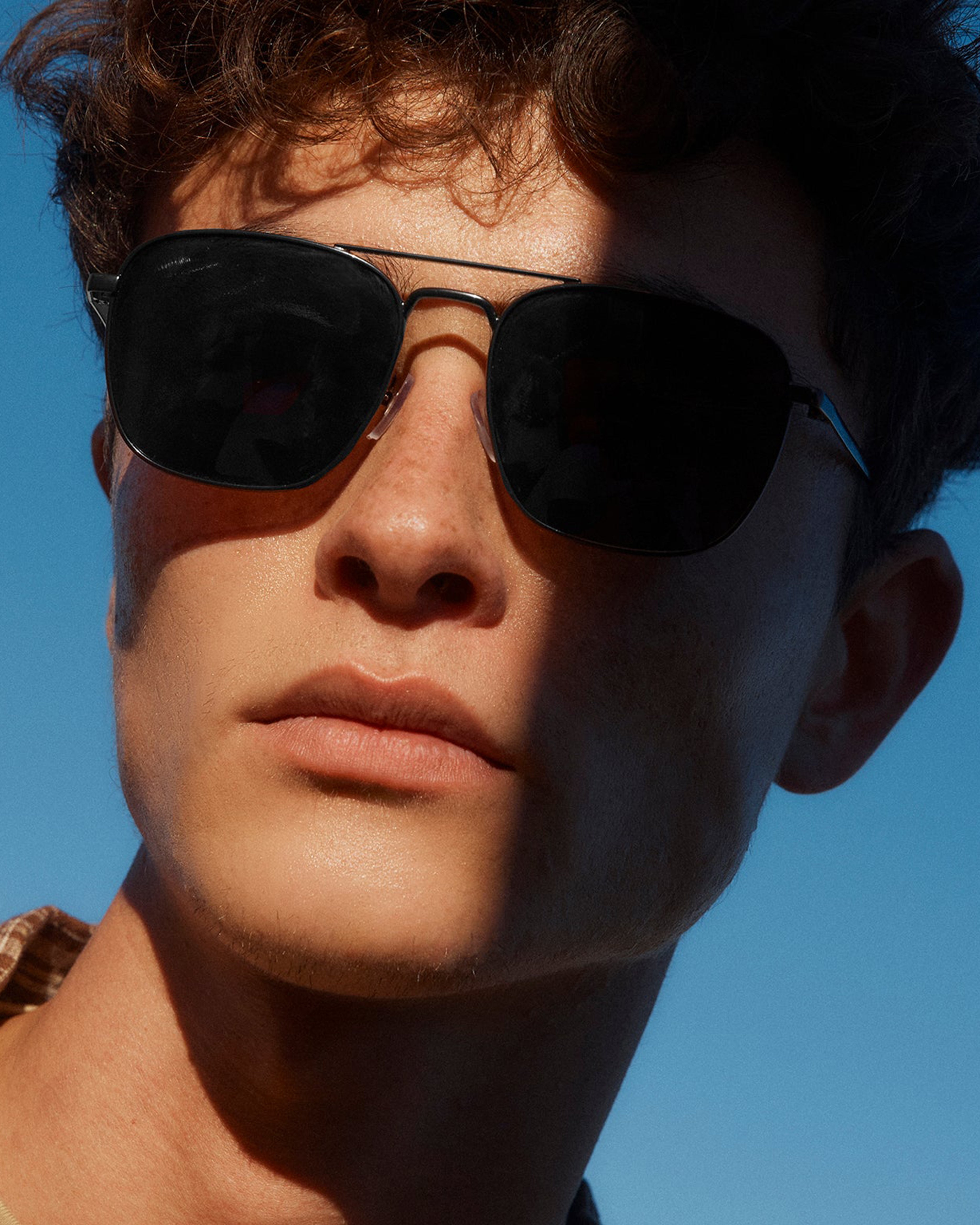men Val Sunglasses pilot black recycled polyester