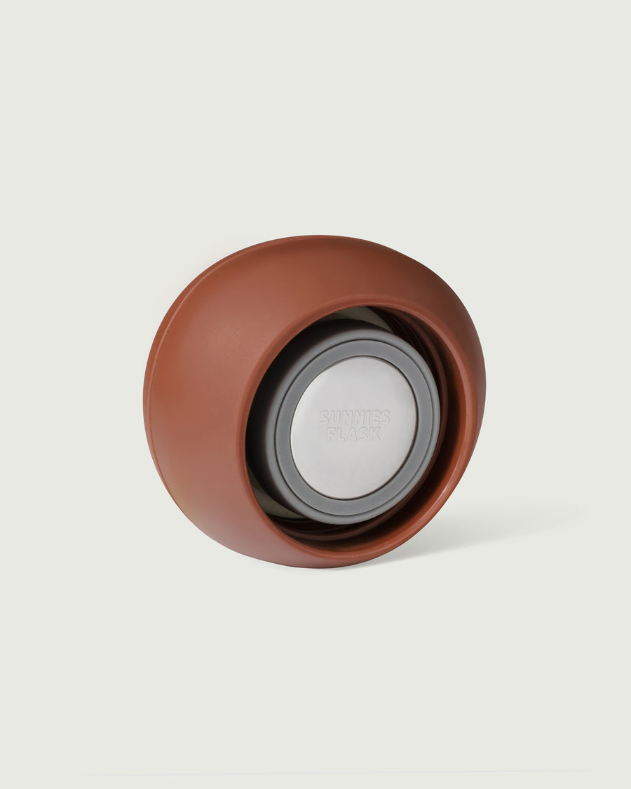 Sunnies Flask  pebble cap brown  front diagonal