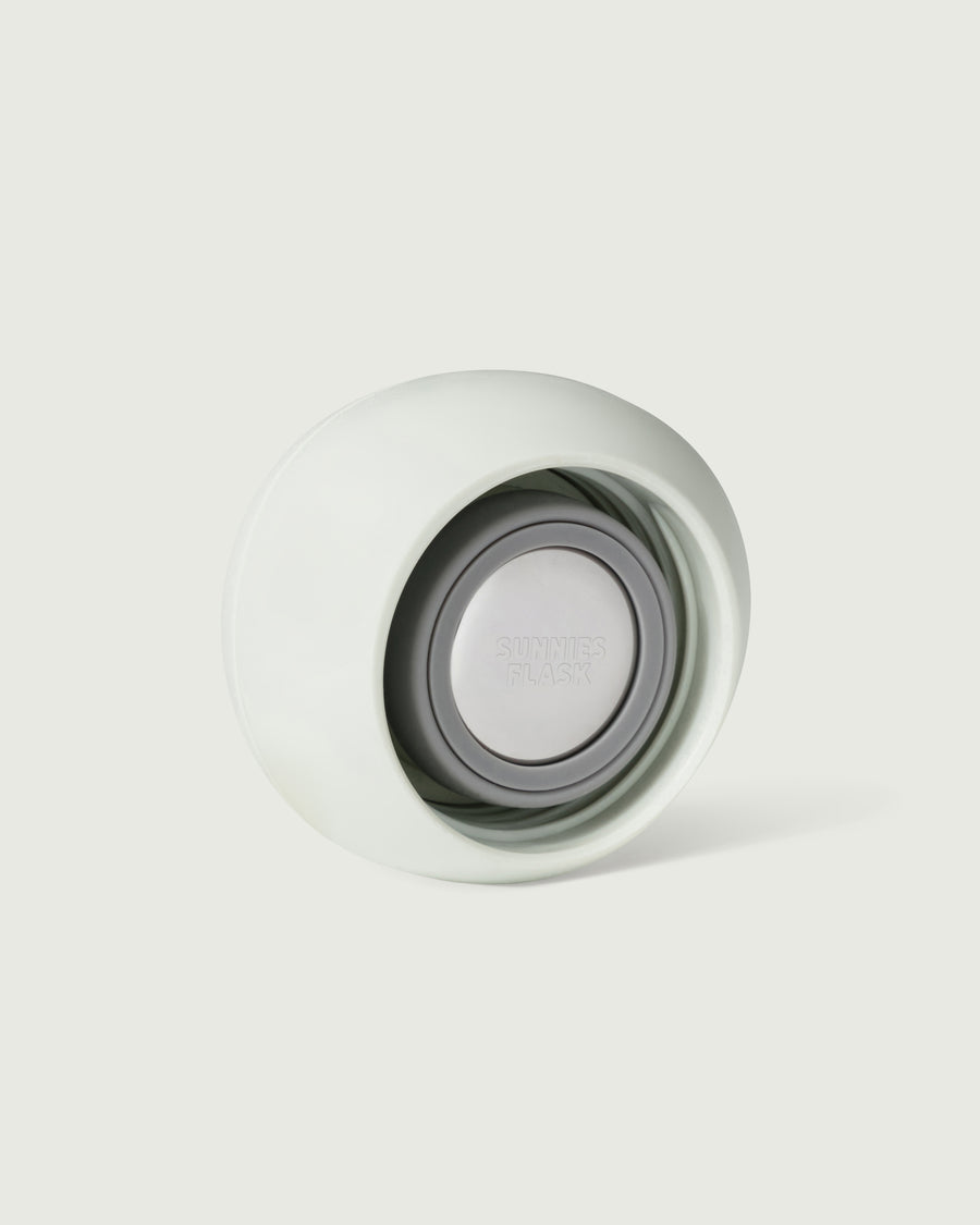 Sunnies Flask  pebble cap gray  front diagonal