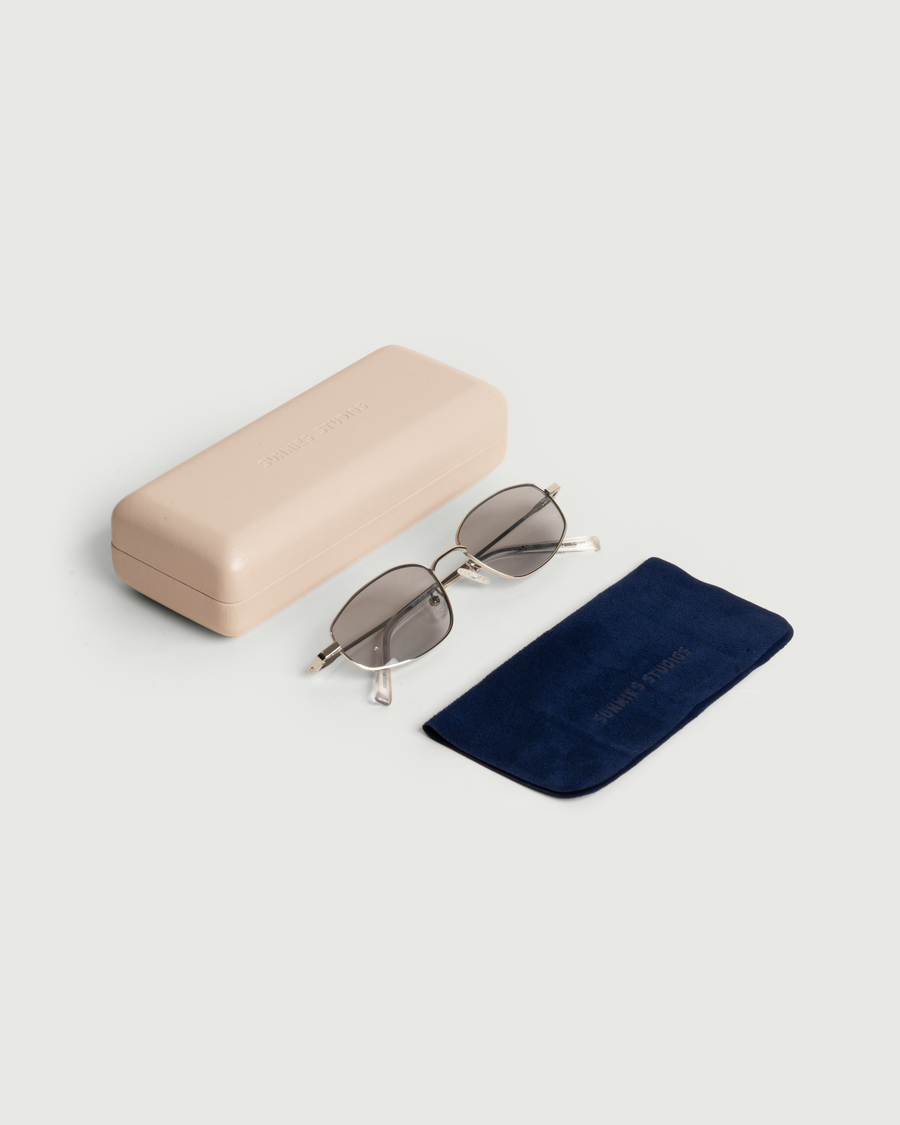3pcs Sunglass Bundle-One Sunglasses,Cleaning Cloth & Case-NWT ZONLY 3 Pack Sunglasses Case Portable Travel Zipper  main image 4