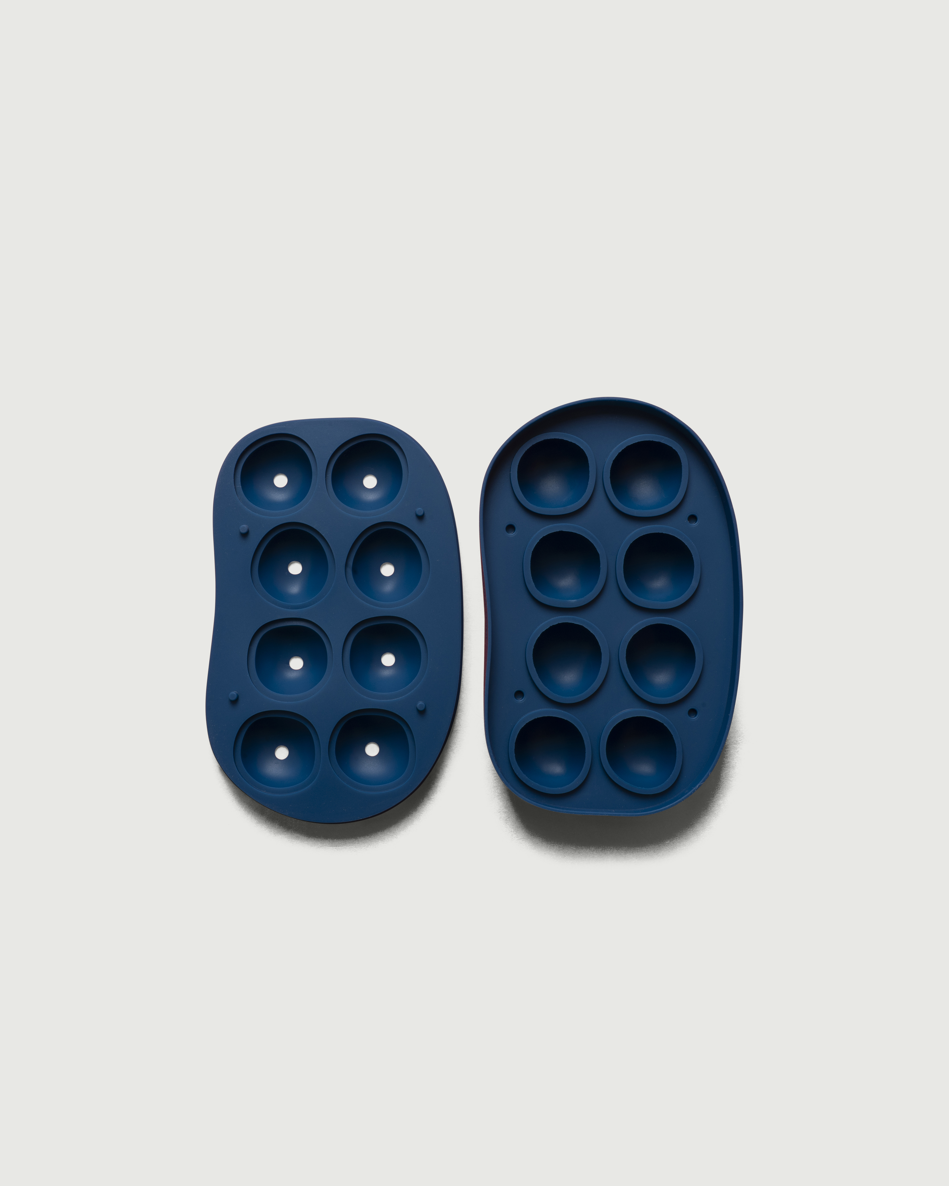 Blueberry::Pebble Ice Tray  blue top