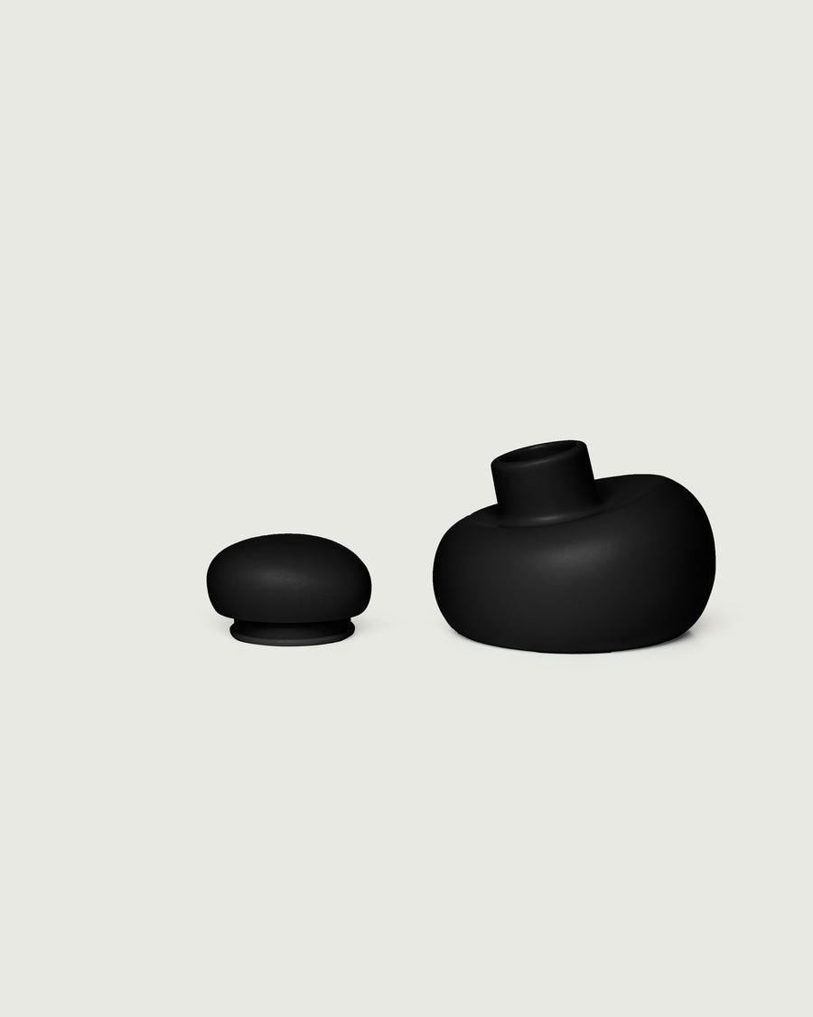 Bubble Cap  black  front diagonal