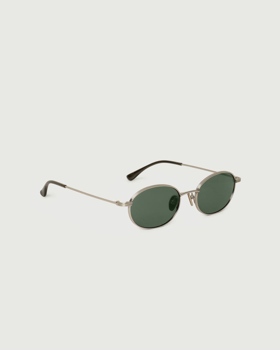 Sloane Sunglasses pilot Gold metal front diagonal
