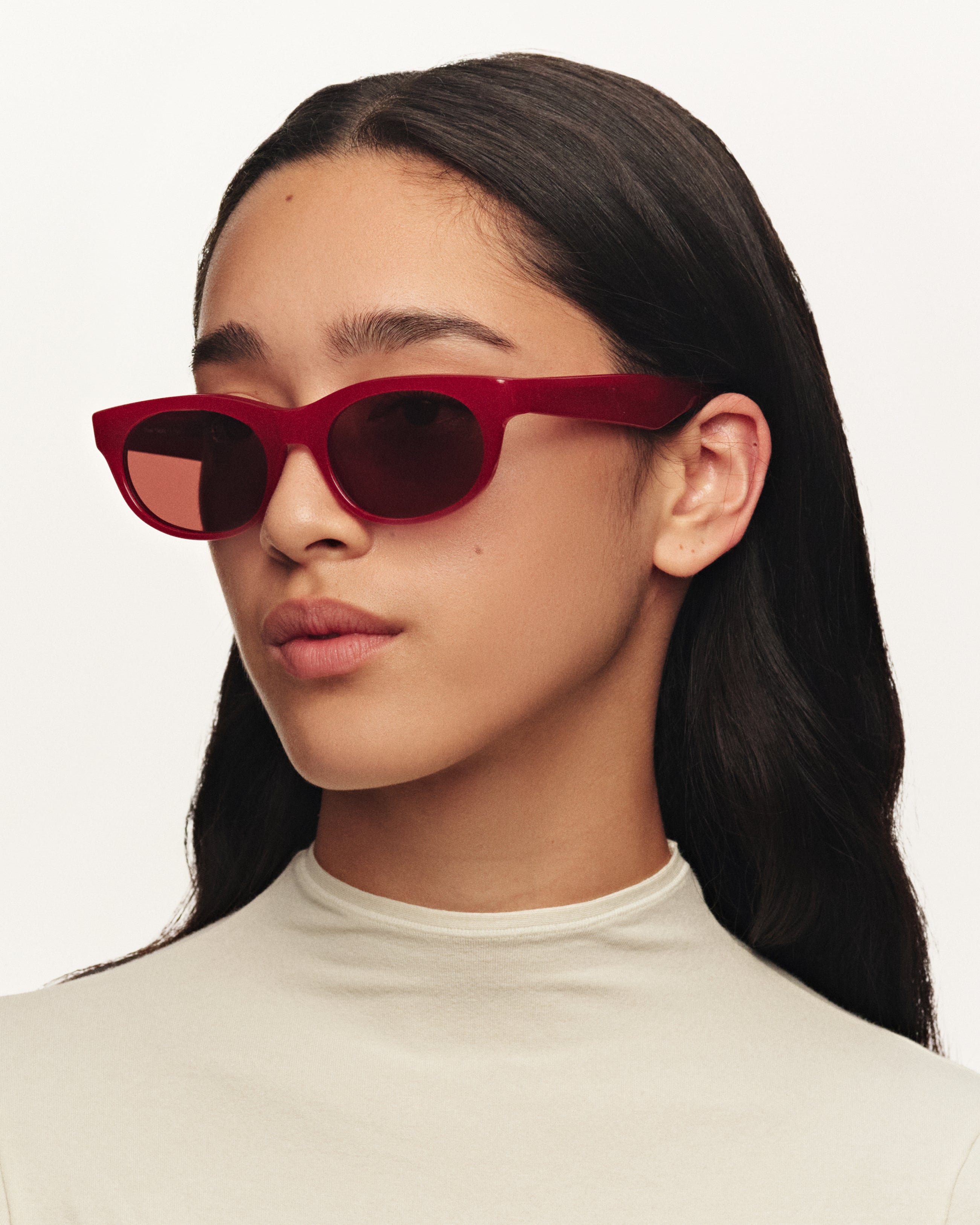 women Beau Sunglasses round red acetate