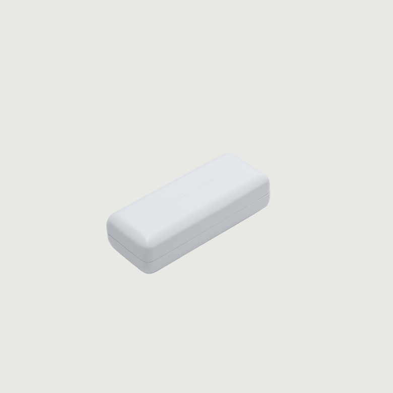 Cotton::Hard Case Eyewear case white  front diagonal