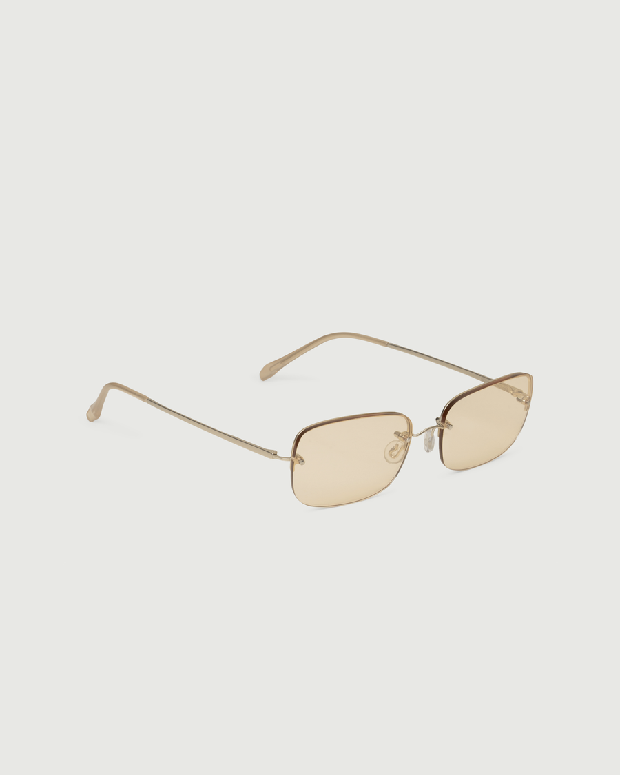 Stevie – Sunnies Studios INT